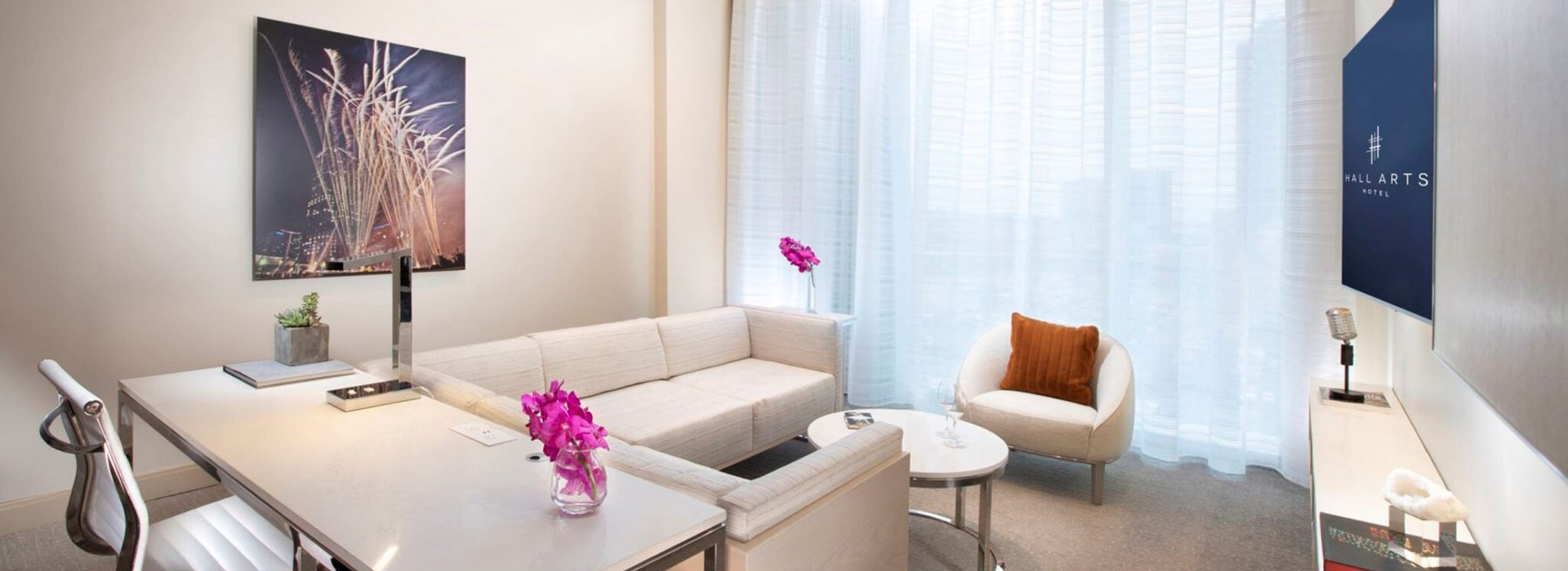 A Cappella Suite interior of HALL Arts Hotel