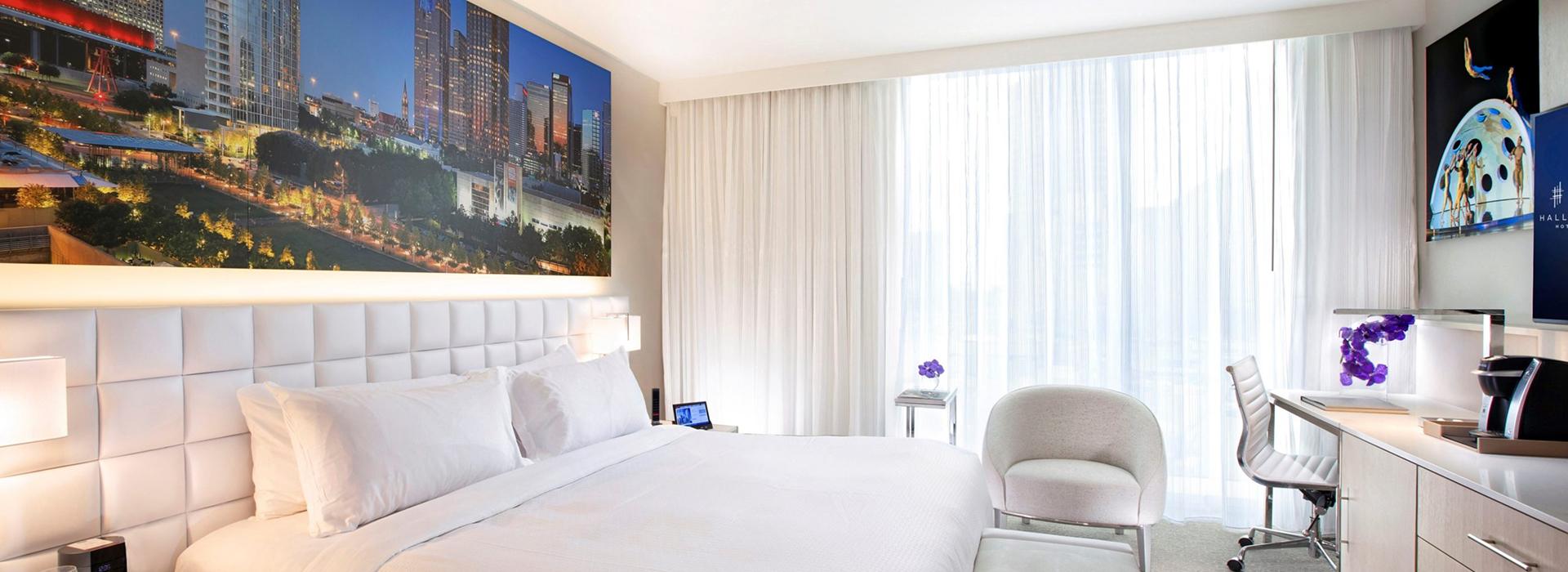 HALL Deluxe 1 King Bed at HALL Arts Hotel in Dallas Downtown Historic District